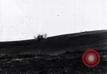 Standbild Deutsch 21-cm-Mörser Pistolen Frankreich, 1918, aus Sekunde 37 historischem Filmmaterial Videoclip 65675029657