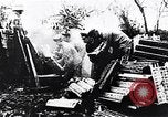 Standbild Deutsche Artillerie feuern Frankreich, 1918, aus Sekunde 4 historischem Filmmaterial Videoclip 65675029658