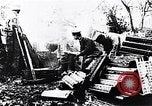 Standbild Deutsche Artillerie feuern Frankreich, 1918, aus Sekunde 5 historischem Filmmaterial Videoclip 65675029658