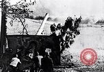 Standbild Deutsche Artillerie feuern Frankreich, 1918, aus Sekunde 12 historischem Filmmaterial Videoclip 65675029658