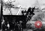 Standbild Deutsche Artillerie feuern Frankreich, 1918, aus Sekunde 15 historischem Filmmaterial Videoclip 65675029658