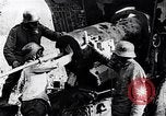 Standbild Deutsche Artillerie feuern Frankreich, 1918, aus Sekunde 21 historischem Filmmaterial Videoclip 65675029658