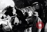 Standbild Deutsche Artillerie feuern Frankreich, 1918, aus Sekunde 24 historischem Filmmaterial Videoclip 65675029658