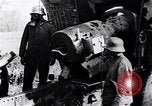 Standbild Deutsche Artillerie feuern Frankreich, 1918, aus Sekunde 28 historischem Filmmaterial Videoclip 65675029658