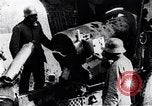Standbild Deutsche Artillerie feuern Frankreich, 1918, aus Sekunde 29 historischem Filmmaterial Videoclip 65675029658