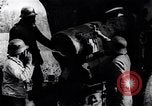 Standbild Deutsche Artillerie feuern Frankreich, 1918, aus Sekunde 33 historischem Filmmaterial Videoclip 65675029658