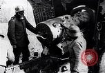 Standbild Deutsche Artillerie feuern Frankreich, 1918, aus Sekunde 34 historischem Filmmaterial Videoclip 65675029658