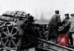 Standbild Deutsche Artillerie feuern Frankreich, 1918, aus Sekunde 43 historischem Filmmaterial Videoclip 65675029658