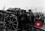 Standbild Deutsche Artillerie feuern Frankreich, 1918, aus Sekunde 52 historischem Filmmaterial Videoclip 65675029658