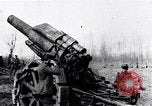 Standbild Deutsche Artillerie feuern Frankreich, 1918, aus Sekunde 57 historischem Filmmaterial Videoclip 65675029658