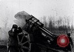 Standbild Deutsche Artillerie feuern Frankreich, 1918, aus Sekunde 58 historischem Filmmaterial Videoclip 65675029658