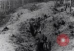 Standbild Verbündeten shell Weiterentwicklung deutscher Soldaten Frankreich, 1918, aus Sekunde 7 historischem Filmmaterial Videoclip 65675029659