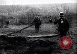 Standbild Verbündeten shell Weiterentwicklung deutscher Soldaten Frankreich, 1918, aus Sekunde 10 historischem Filmmaterial Videoclip 65675029659