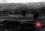 Standbild Verbündeten shell Weiterentwicklung deutscher Soldaten Frankreich, 1918, aus Sekunde 11 historischem Filmmaterial Videoclip 65675029659