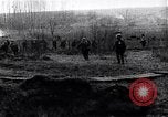 Standbild Verbündeten shell Weiterentwicklung deutscher Soldaten Frankreich, 1918, aus Sekunde 13 historischem Filmmaterial Videoclip 65675029659