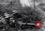 Standbild Verbündeten shell Weiterentwicklung deutscher Soldaten Frankreich, 1918, aus Sekunde 17 historischem Filmmaterial Videoclip 65675029659