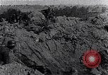 Standbild Verbündeten shell Weiterentwicklung deutscher Soldaten Frankreich, 1918, aus Sekunde 23 historischem Filmmaterial Videoclip 65675029659