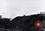 Standbild Verbündeten shell Weiterentwicklung deutscher Soldaten Frankreich, 1918, aus Sekunde 33 historischem Filmmaterial Videoclip 65675029659