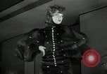 Immagine di Sfilata di moda United States USA, 1933, secondo 8 filmato di repertorio 65675029683