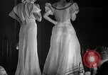 Immagine di Sfilata di moda United States USA, 1933, secondo 14 filmato di repertorio 65675029683