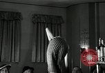 Immagine di Sfilata di moda United States USA, 1933, secondo 19 filmato di repertorio 65675029683
