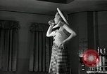 Immagine di Sfilata di moda United States USA, 1933, secondo 23 filmato di repertorio 65675029683