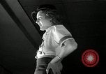 Immagine di Sfilata di moda United States USA, 1933, secondo 26 filmato di repertorio 65675029683