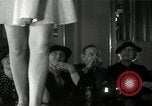 Immagine di Sfilata di moda United States USA, 1933, secondo 36 filmato di repertorio 65675029683