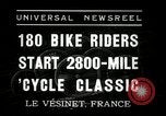 Standbild 1936 Tour de France bicycle Race Le Vesinet Frankreich, 1936, aus Sekunde 4 historischem Filmmaterial Videoclip 65675029720