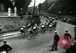 Standbild 1936 Tour de France bicycle Race Le Vesinet Frankreich, 1936, aus Sekunde 24 historischem Filmmaterial Videoclip 65675029720