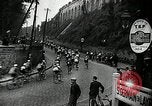 Standbild 1936 Tour de France bicycle Race Le Vesinet Frankreich, 1936, aus Sekunde 27 historischem Filmmaterial Videoclip 65675029720