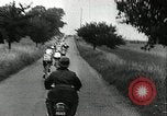 Standbild 1936 Tour de France bicycle Race Le Vesinet Frankreich, 1936, aus Sekunde 33 historischem Filmmaterial Videoclip 65675029720