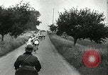 Standbild 1936 Tour de France bicycle Race Le Vesinet Frankreich, 1936, aus Sekunde 35 historischem Filmmaterial Videoclip 65675029720