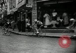 Standbild 1936 Tour de France bicycle Race Le Vesinet Frankreich, 1936, aus Sekunde 46 historischem Filmmaterial Videoclip 65675029720