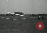 Standbild Stunt Pilot Bustleton Pennsylvania USA, 1936, aus Sekunde 29 historischem Filmmaterial Videoclip 65675029724