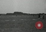 Standbild Stunt Pilot Bustleton Pennsylvania USA, 1936, aus Sekunde 34 historischem Filmmaterial Videoclip 65675029724