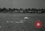 Standbild Stunt Pilot Bustleton Pennsylvania USA, 1936, aus Sekunde 44 historischem Filmmaterial Videoclip 65675029724