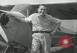 Standbild Stunt Pilot Bustleton Pennsylvania USA, 1936, aus Sekunde 50 historischem Filmmaterial Videoclip 65675029724