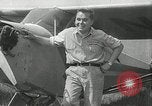 Standbild Stunt Pilot Bustleton Pennsylvania USA, 1936, aus Sekunde 51 historischem Filmmaterial Videoclip 65675029724