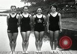 Standbild Kanada's Olympic swimming Team Montreal Quebec Kanada, 1936, aus Sekunde 12 historischem Filmmaterial Videoclip 65675029725