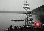 Standbild Kanada's Olympic swimming Team Montreal Quebec Kanada, 1936, aus Sekunde 42 historischem Filmmaterial Videoclip 65675029725