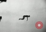 Standbild Kanada's Olympic swimming Team Montreal Quebec Kanada, 1936, aus Sekunde 53 historischem Filmmaterial Videoclip 65675029725