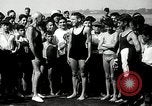Standbild Kanada's Olympic swimming Team Montreal Quebec Kanada, 1936, aus Sekunde 55 historischem Filmmaterial Videoclip 65675029725