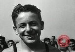 Standbild Kanada's Olympic swimming Team Montreal Quebec Kanada, 1936, aus Sekunde 59 historischem Filmmaterial Videoclip 65675029725
