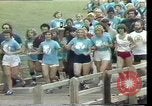 Standbild Taschenlampe Marathon Rennen Houston Texas USA, 1977, aus Sekunde 12 historischem Filmmaterial Videoclip 65675029727