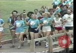Standbild Taschenlampe Marathon Rennen Houston Texas USA, 1977, aus Sekunde 13 historischem Filmmaterial Videoclip 65675029727