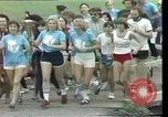 Standbild Taschenlampe Marathon Rennen Houston Texas USA, 1977, aus Sekunde 15 historischem Filmmaterial Videoclip 65675029727
