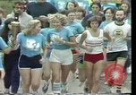 Standbild Taschenlampe Marathon Rennen Houston Texas USA, 1977, aus Sekunde 18 historischem Filmmaterial Videoclip 65675029727