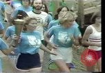 Standbild Taschenlampe Marathon Rennen Houston Texas USA, 1977, aus Sekunde 21 historischem Filmmaterial Videoclip 65675029727