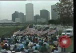 Standbild Taschenlampe Marathon Rennen Houston Texas USA, 1977, aus Sekunde 28 historischem Filmmaterial Videoclip 65675029727